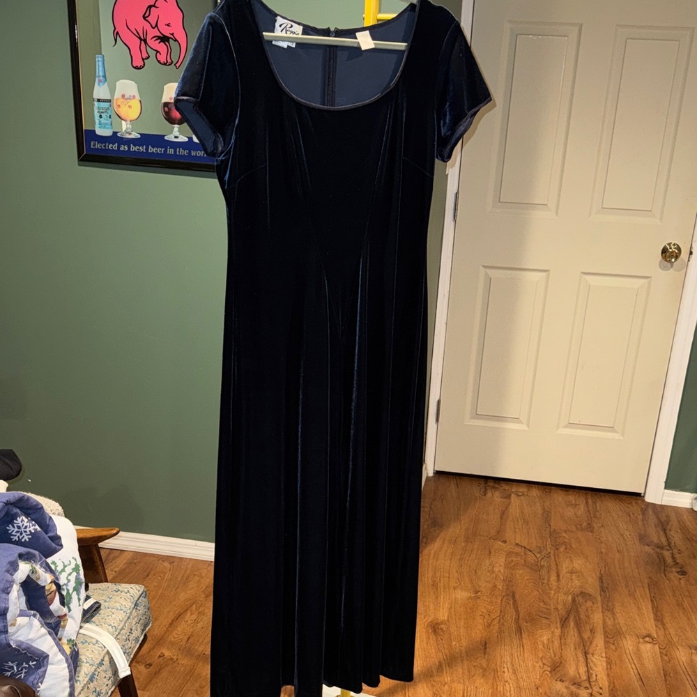 EUC vintage Elegant navy  Velvet Dress
